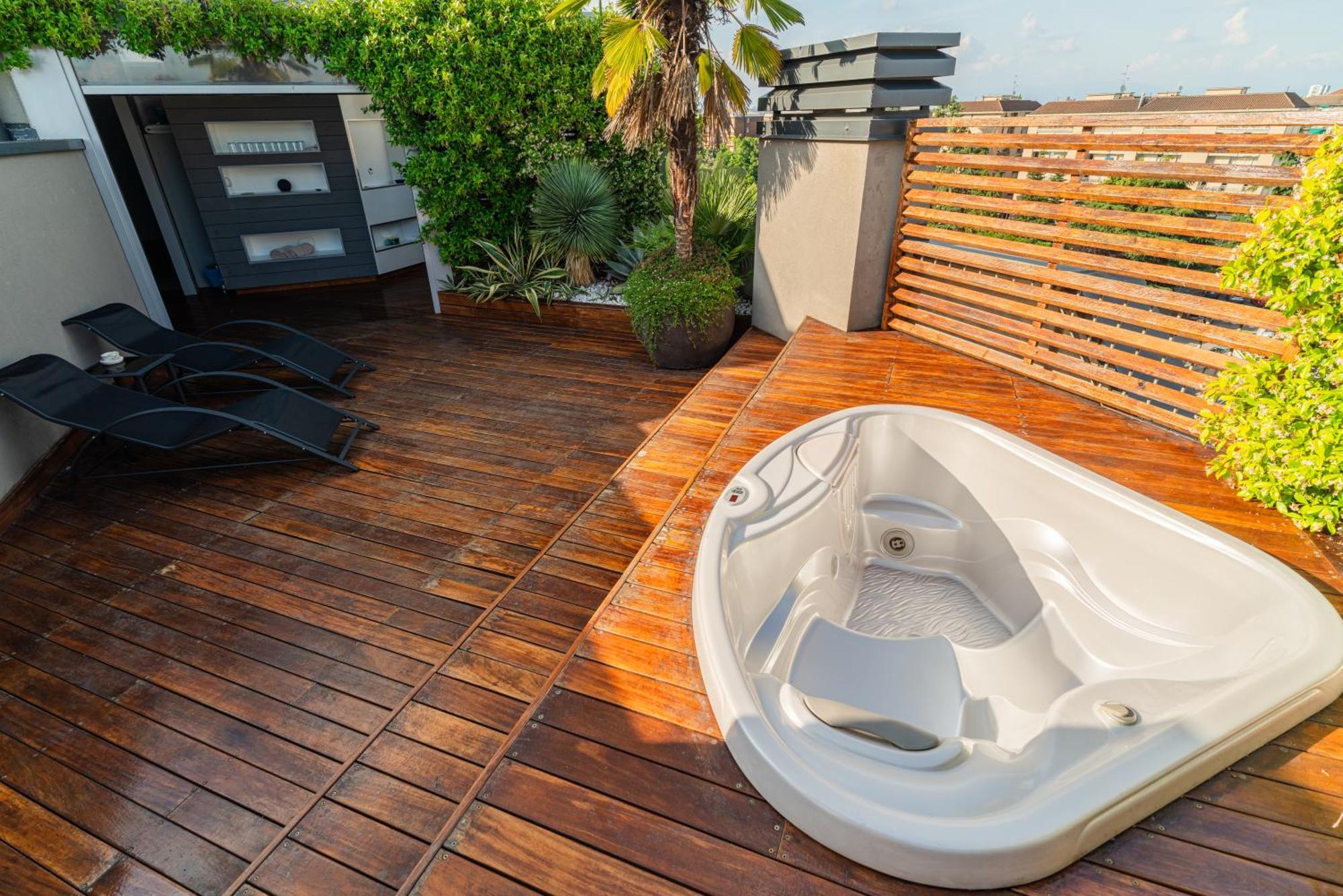 Fiftyfive-one Zuretti Aparthotel *
